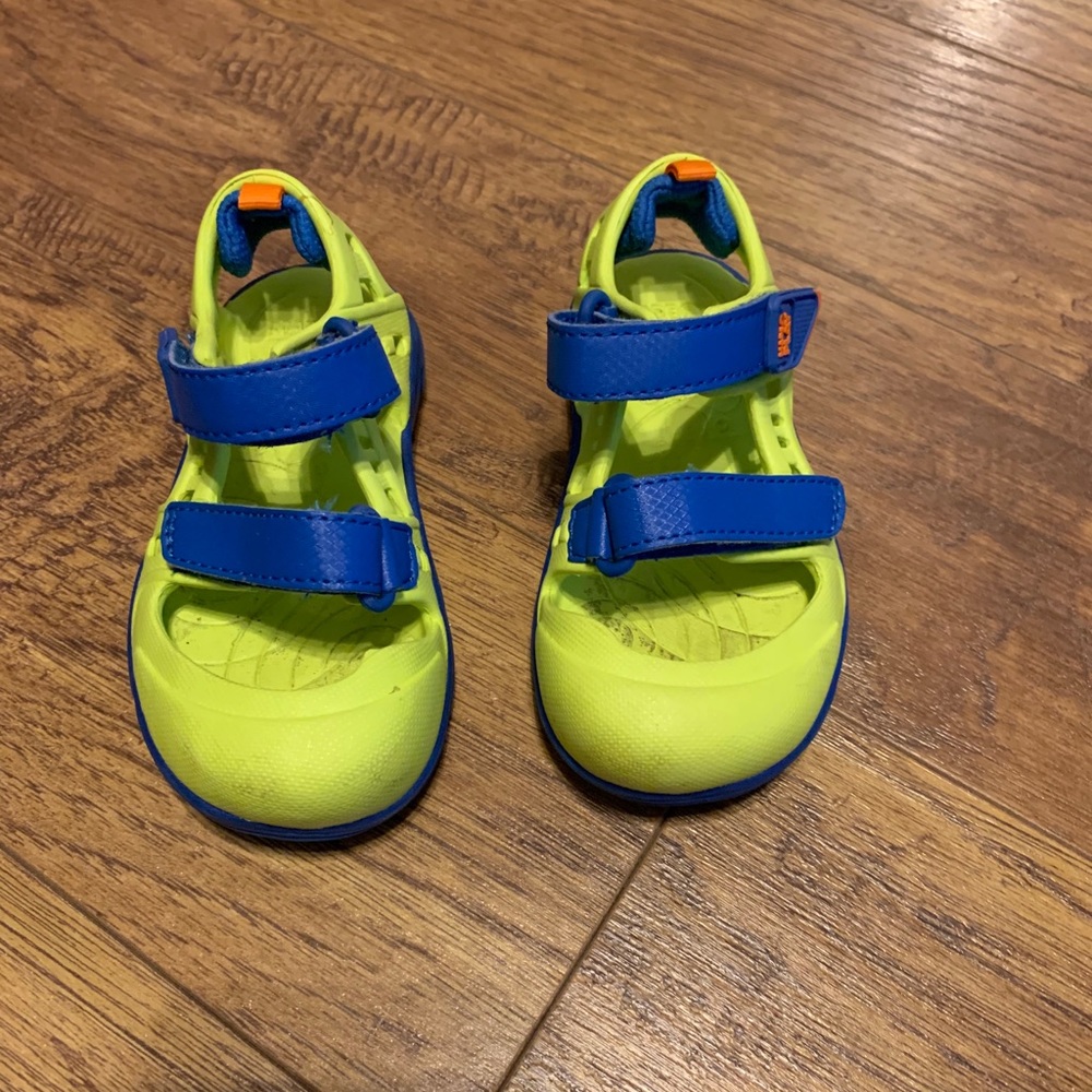 Toddler shoes